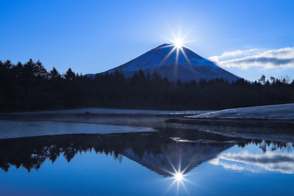 【超特価sale開催】  逆さ富士”と“ダブルダイヤモンド富士”で迎える新年 置物