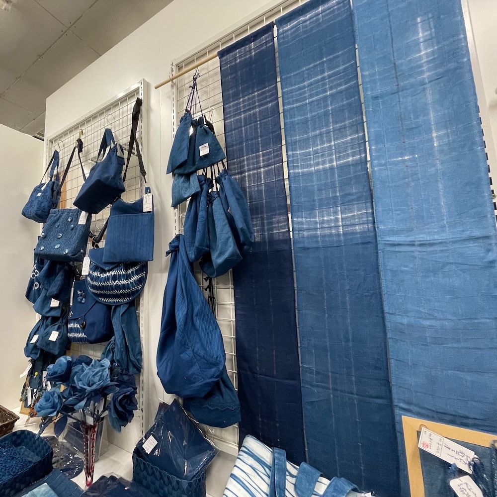 特許取得の「色移りしない藍染め」青森の藍で職人が手作り - ミツケル